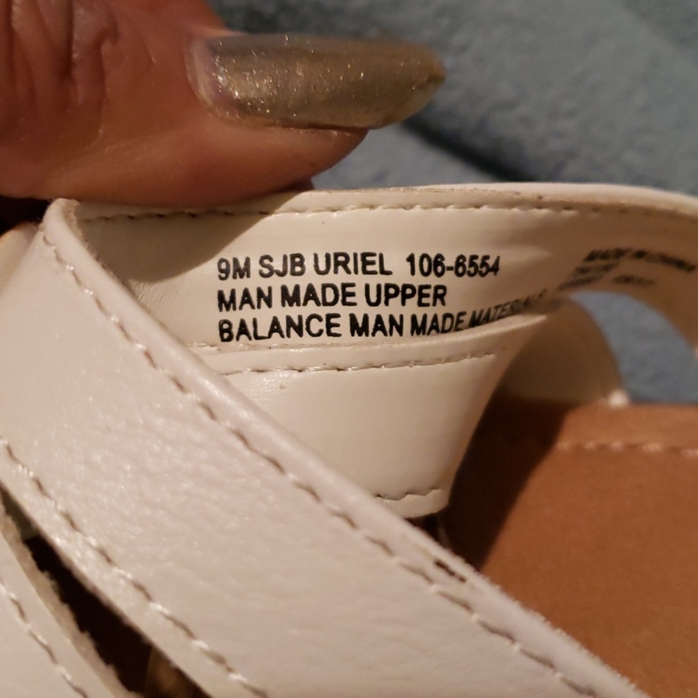 Shoes - Picture 4 of 6